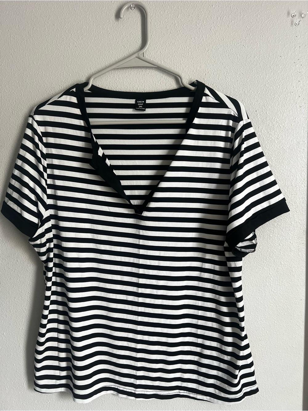 SHEIN Black & White Striped V-Neck Short Sleeve Top